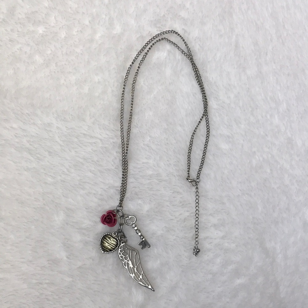 Beautiful necklace!